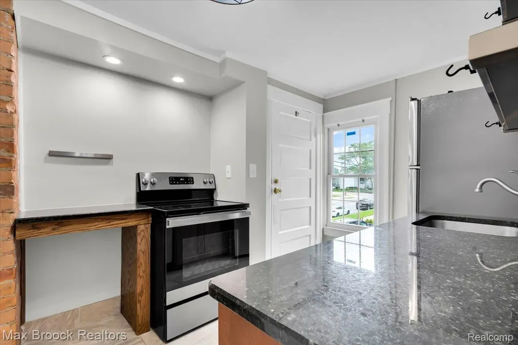 417 W Lincoln Avenue Royal Oak City MI 48067
