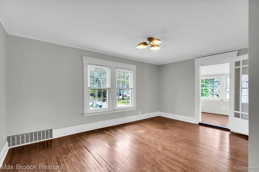 417 W Lincoln Avenue Royal Oak City MI 48067