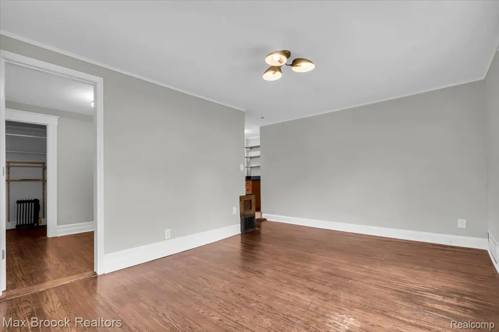 417 W Lincoln Avenue Royal Oak City MI 48067