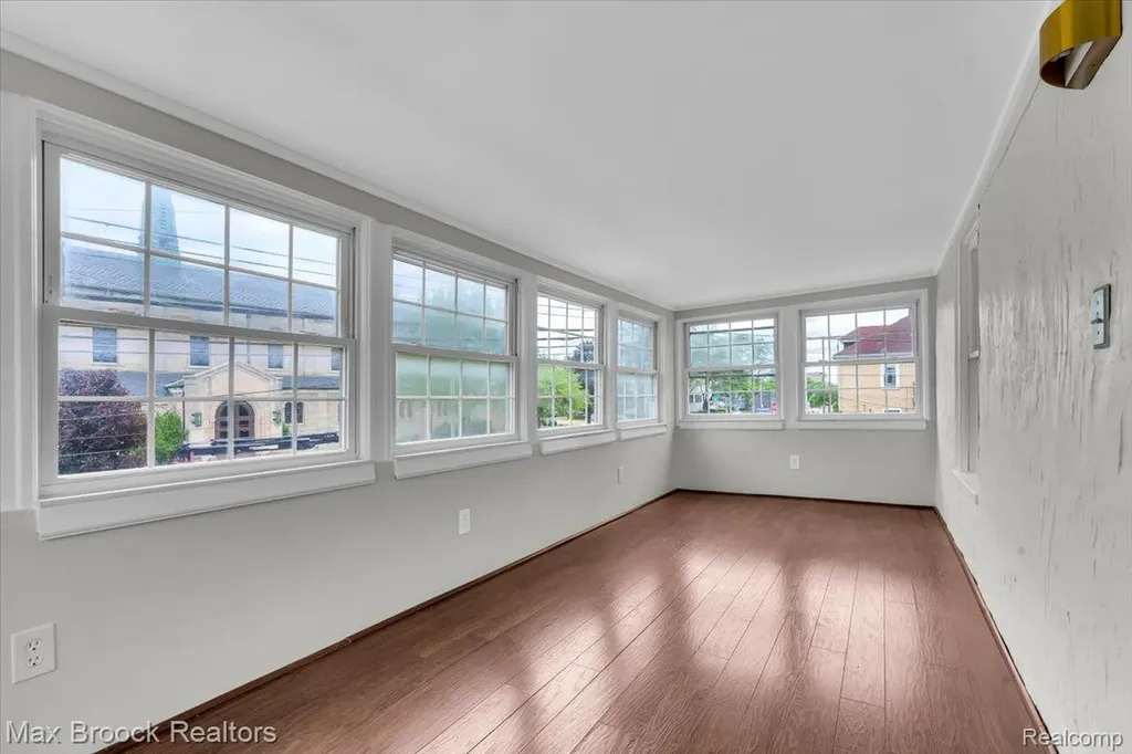 417 W Lincoln Avenue Royal Oak City MI 48067