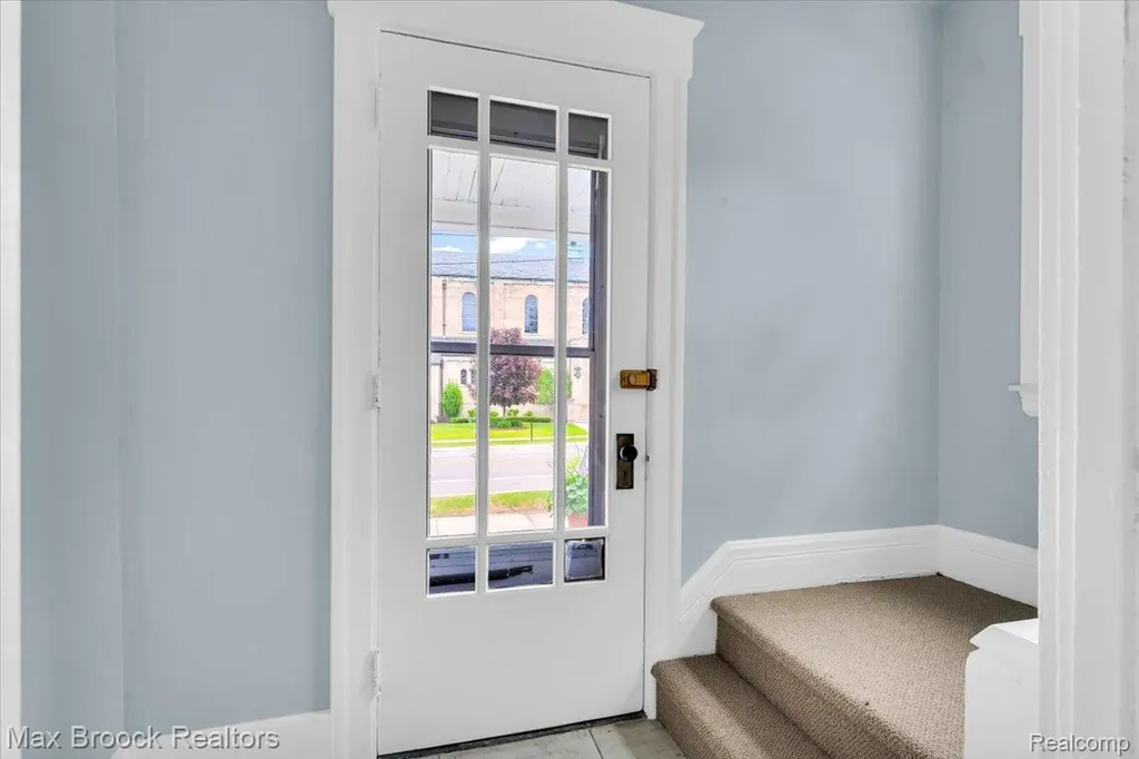 417 W Lincoln Avenue Royal Oak City MI 48067