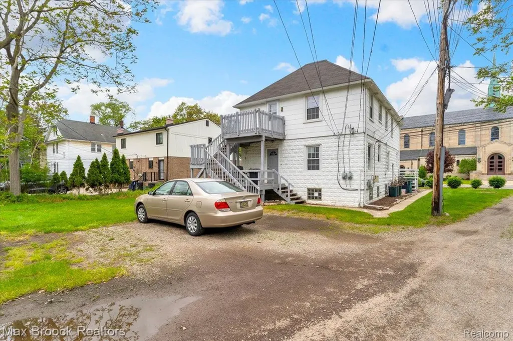 417 W Lincoln Avenue Royal Oak City MI 48067