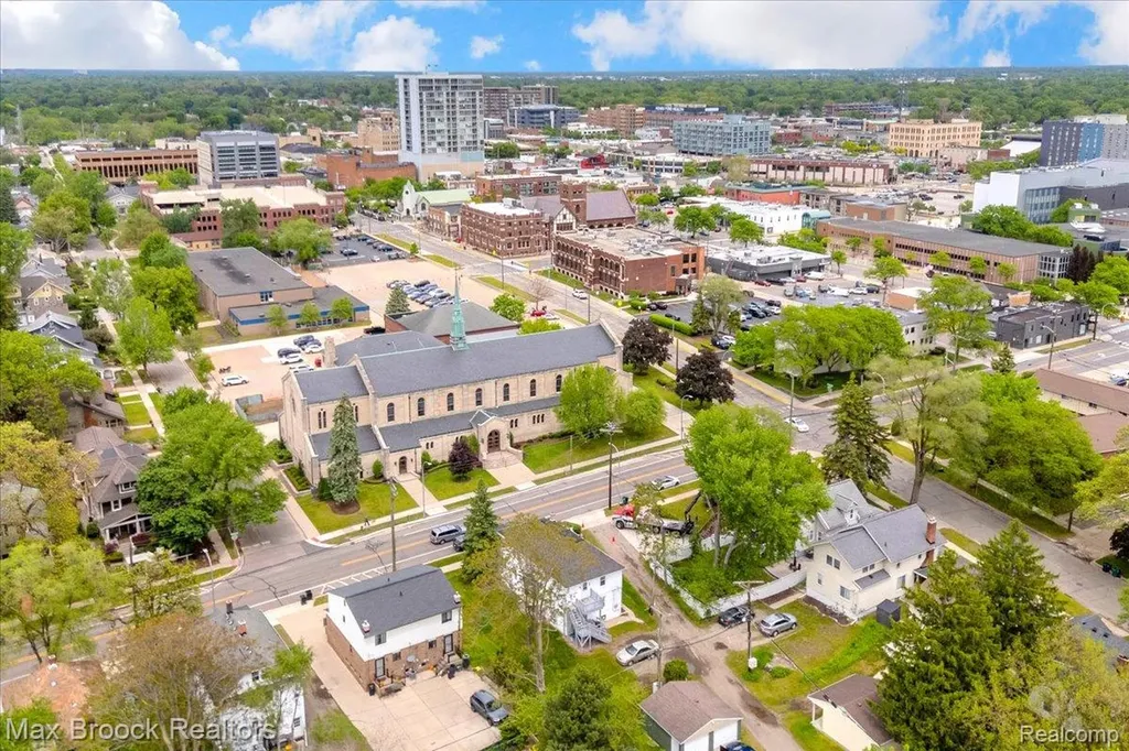 417 W Lincoln Avenue Royal Oak City MI 48067