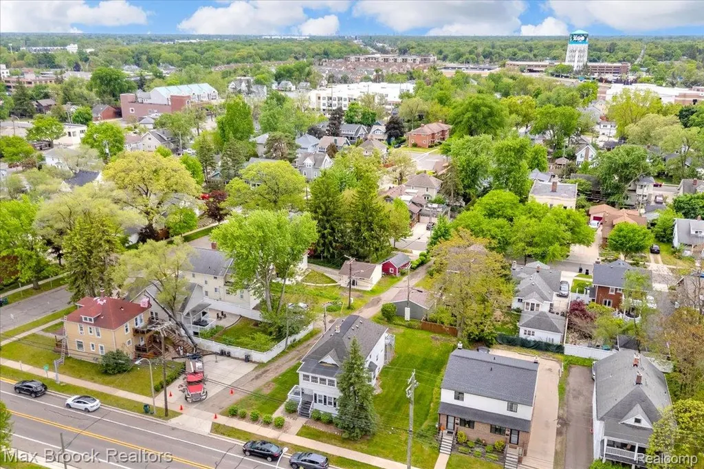 417 W Lincoln Avenue Royal Oak City MI 48067