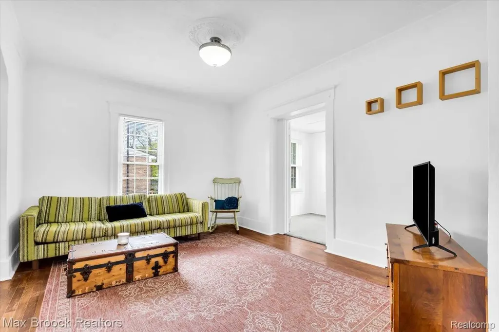 417 W Lincoln Avenue Royal Oak City MI 48067