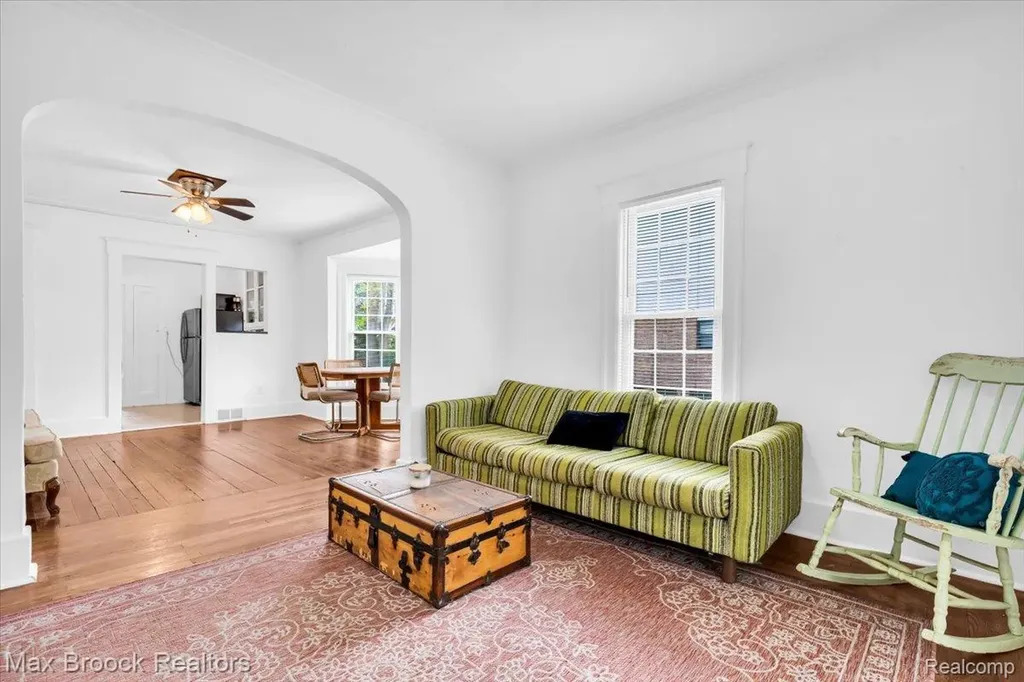 417 W Lincoln Avenue Royal Oak City MI 48067