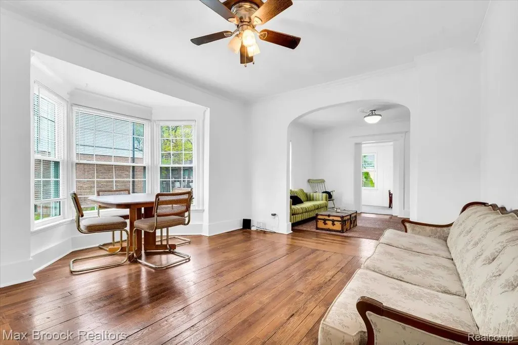 417 W Lincoln Avenue Royal Oak City MI 48067