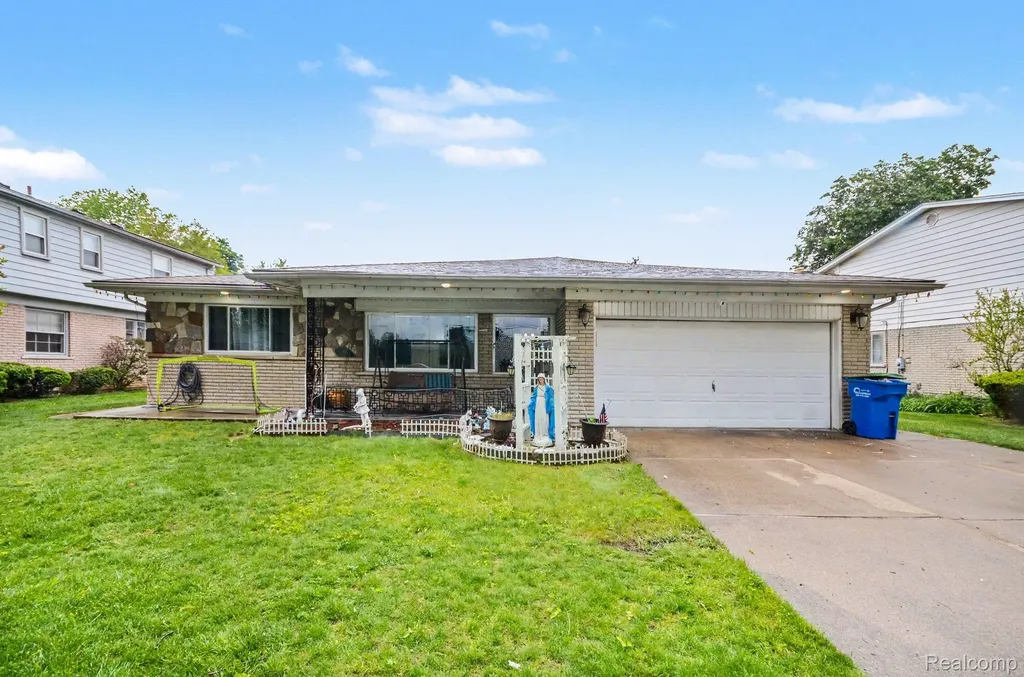 32343 Cambridge Drive Warren City MI 48093