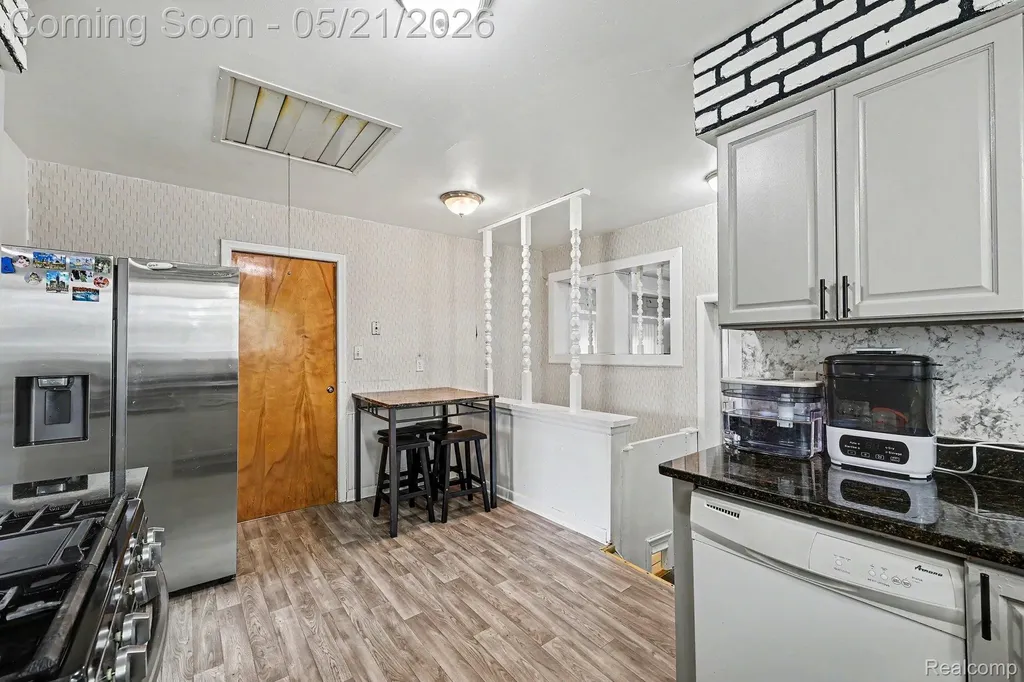 28326 Alden Street Madison Heights City MI 48071