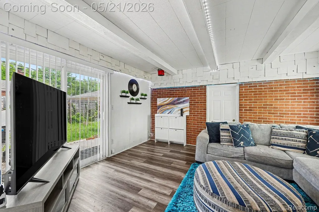 28326 Alden Street Madison Heights City MI 48071