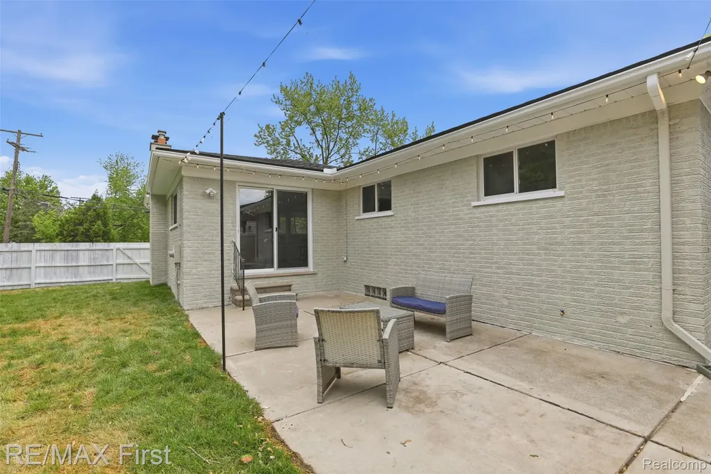 19715 Parkside Street St. Clair Shores City MI 48080