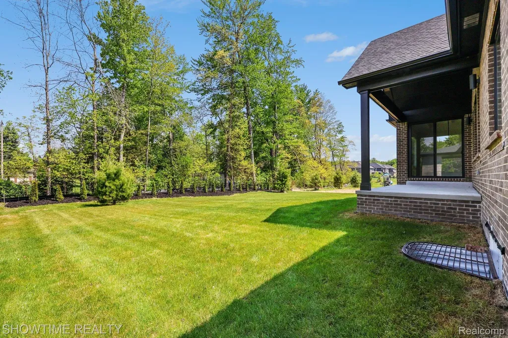 11695 Encore Drive Shelby Charter Township MI 48315