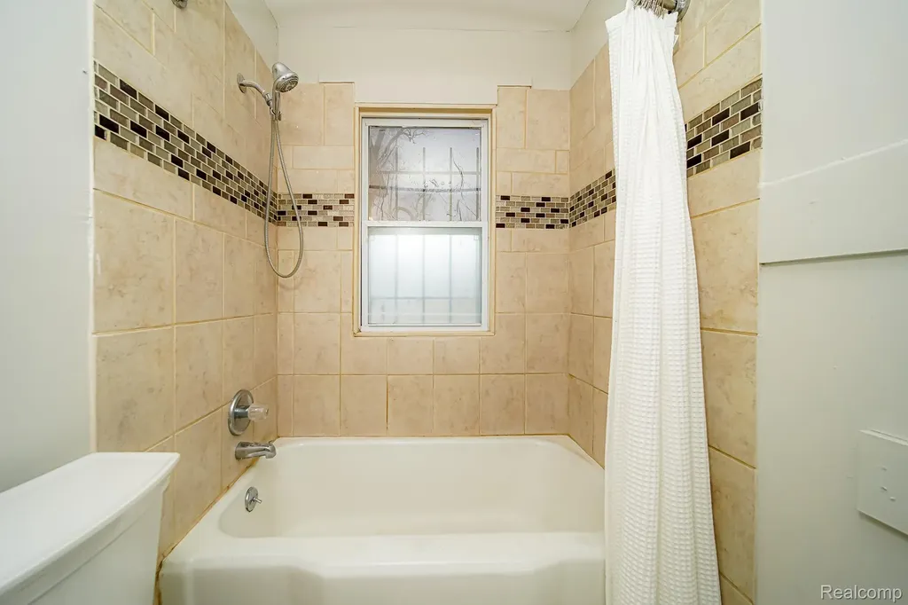 20093 Faust Avenue Detroit City MI 48219