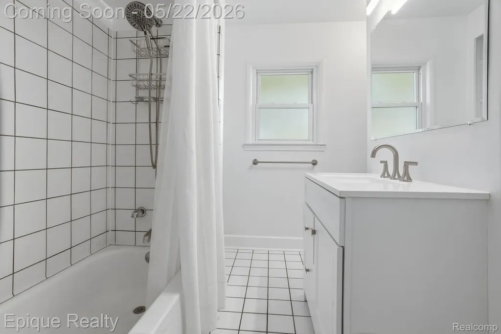 2624 Harrison Avenue Rochester Hills City MI 48307