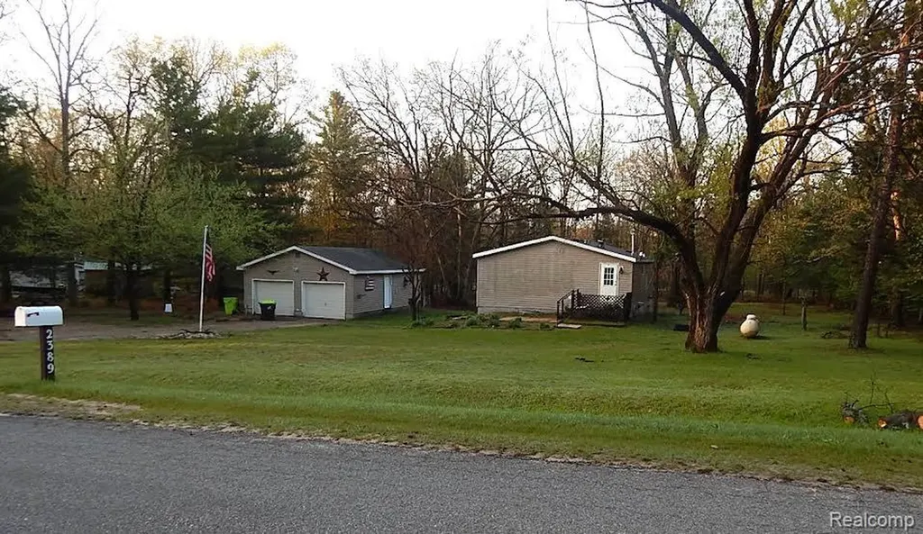 2389 W Maplehurst Drive Gerrish Township MI 48653
