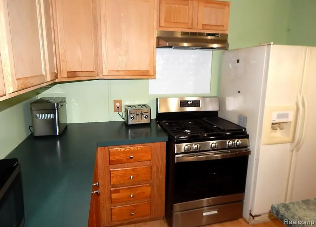 2389 W Maplehurst Drive Gerrish Township MI 48653