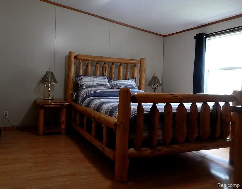 2389 W Maplehurst Drive Gerrish Township MI 48653