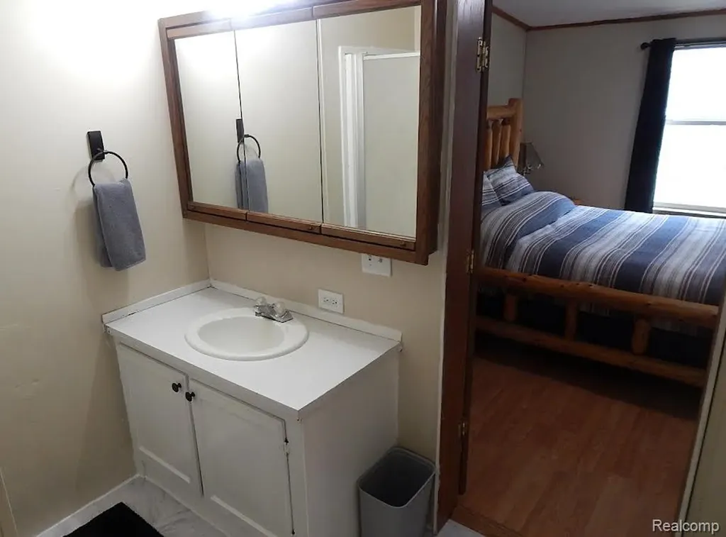 2389 W Maplehurst Drive Gerrish Township MI 48653