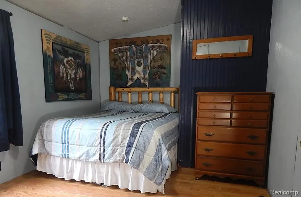 2389 W Maplehurst Drive Gerrish Township MI 48653
