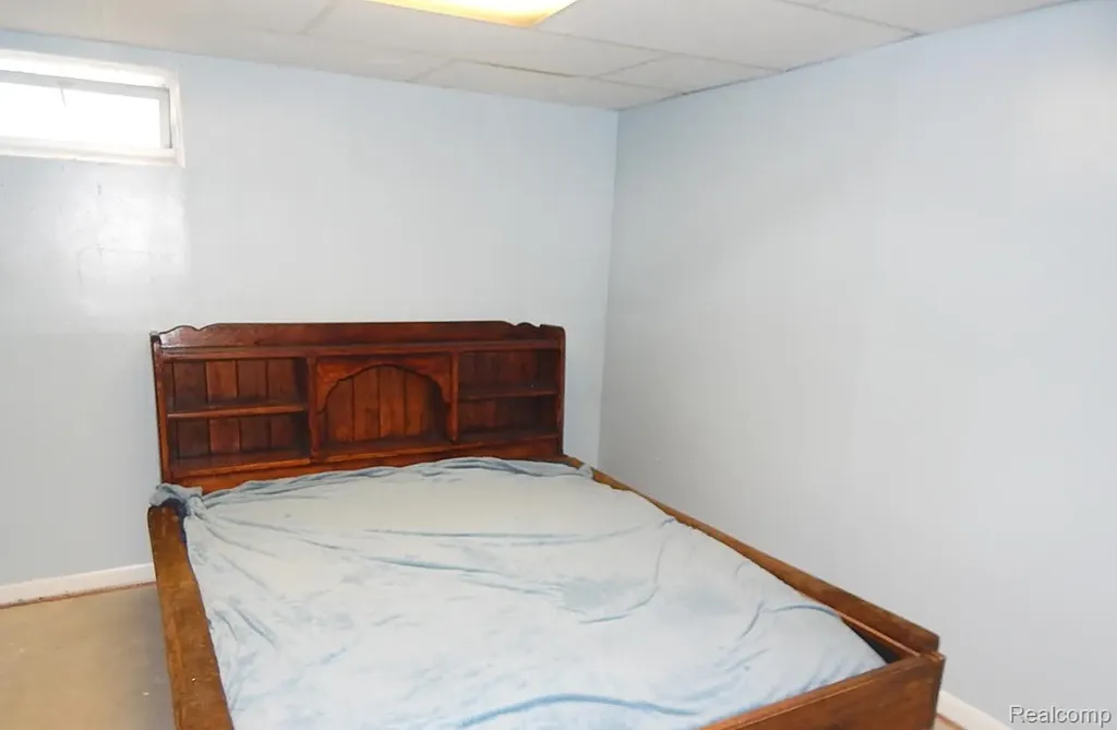 2389 W Maplehurst Drive Gerrish Township MI 48653