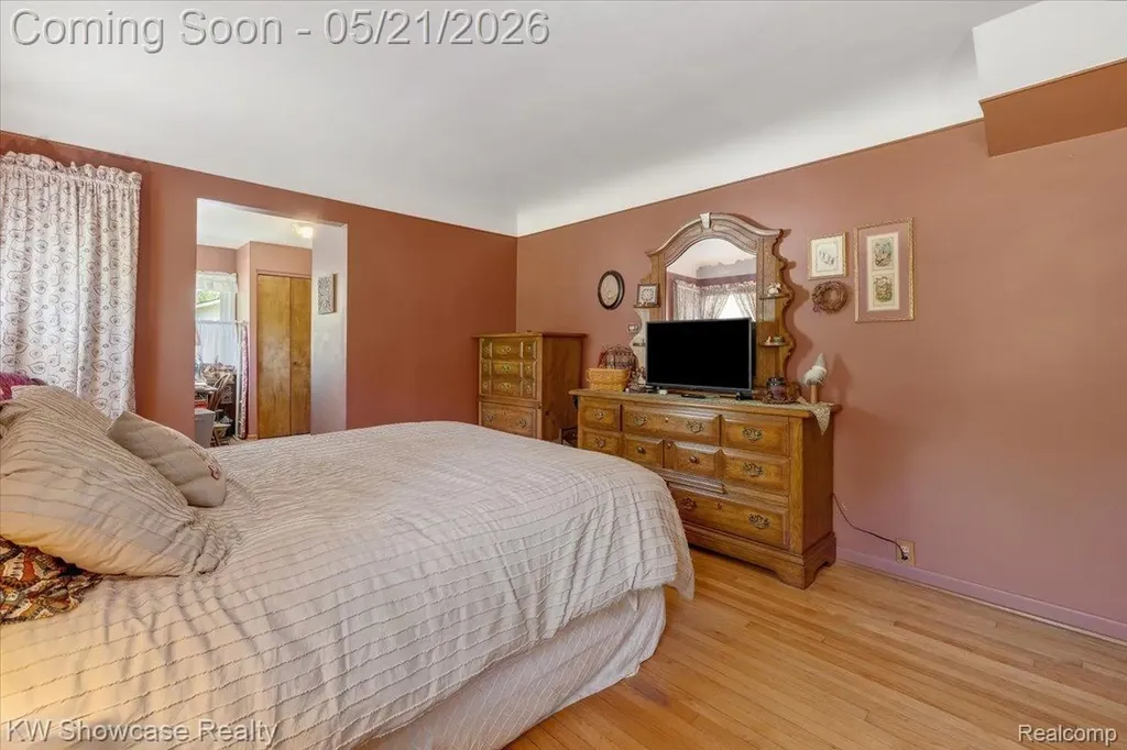 21105 Hugo Street Farmington Hills City MI 48336