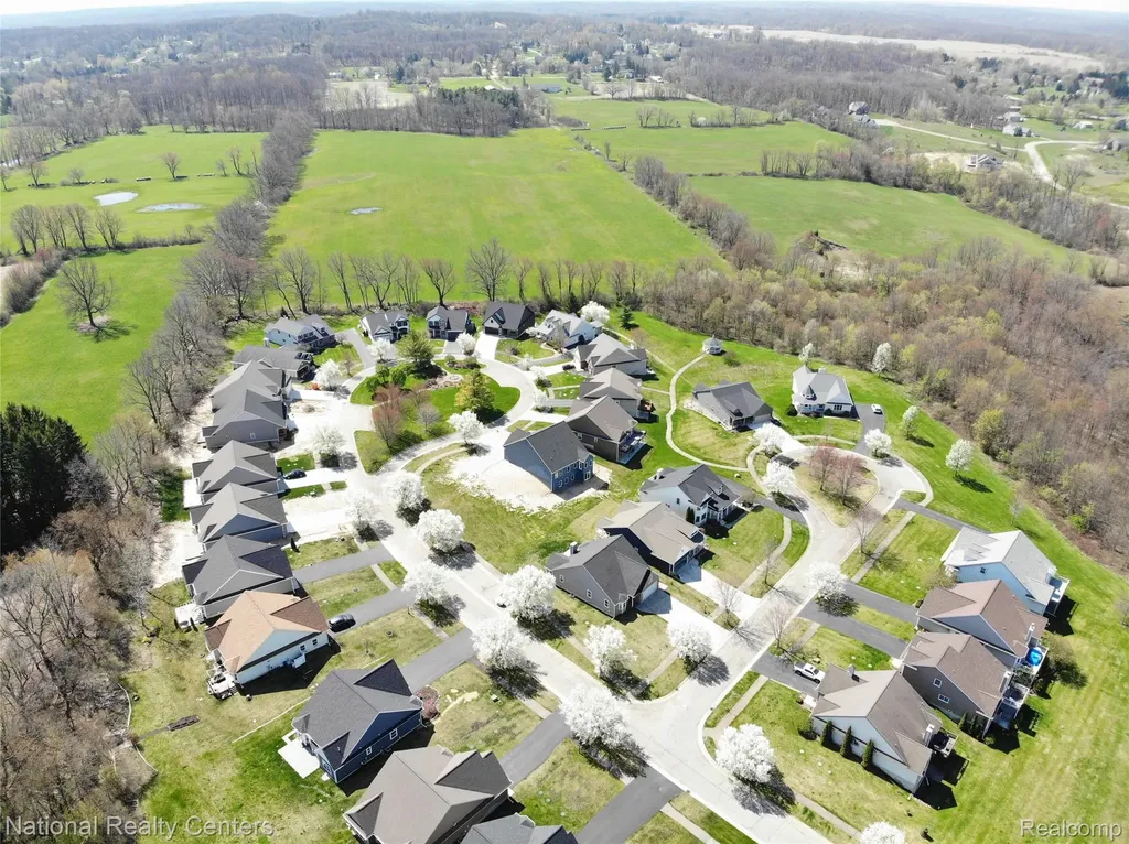 7478 Village Court Springfield Charter Township MI 48350