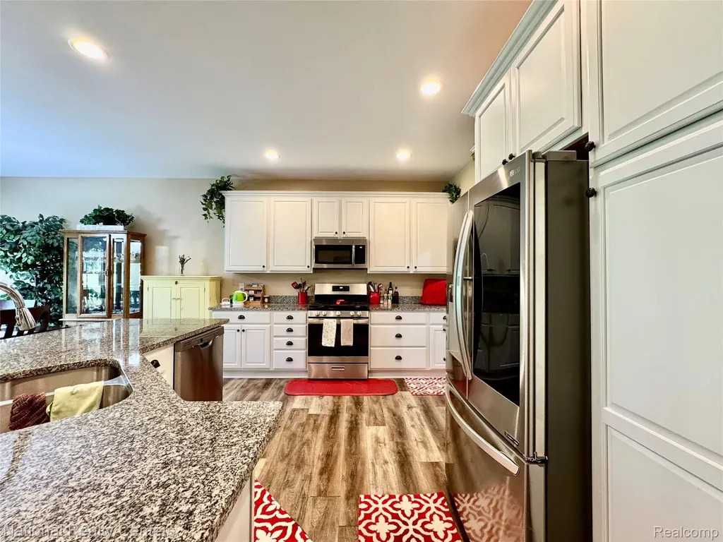 7478 Village Court Springfield Charter Township MI 48350