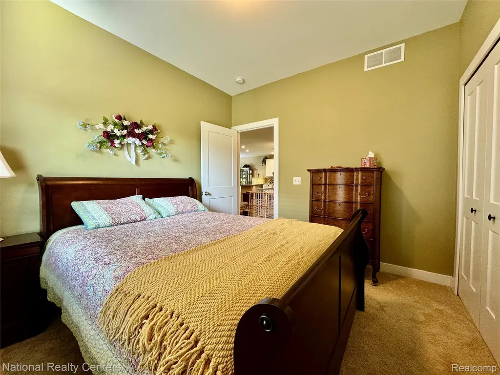 7478 Village Court Springfield Charter Township MI 48350
