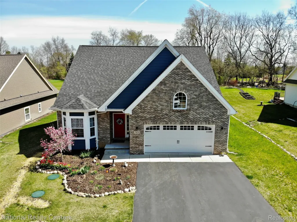 7478 Village Court Springfield Charter Township MI 48350