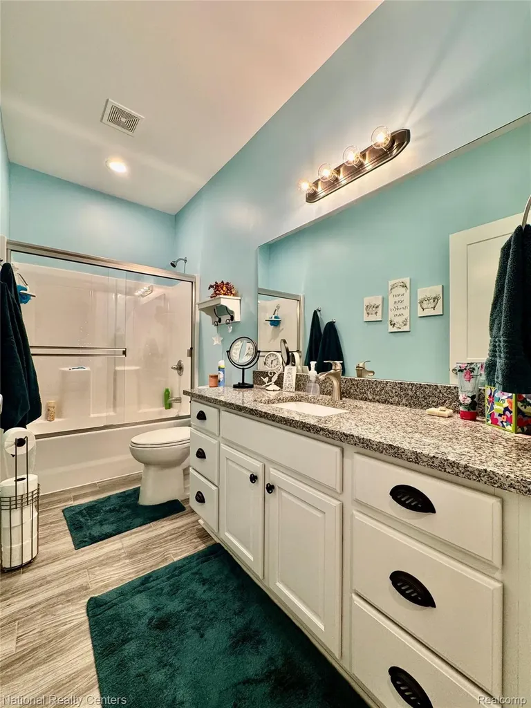 7478 Village Court Springfield Charter Township MI 48350