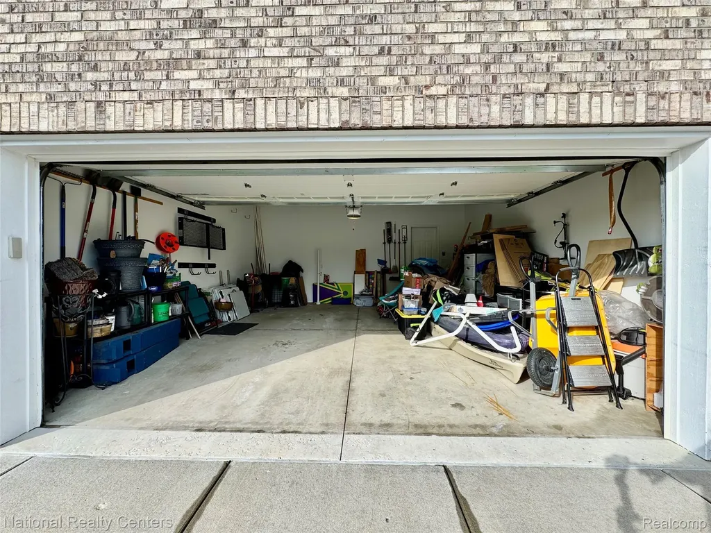 7478 Village Court Springfield Charter Township MI 48350