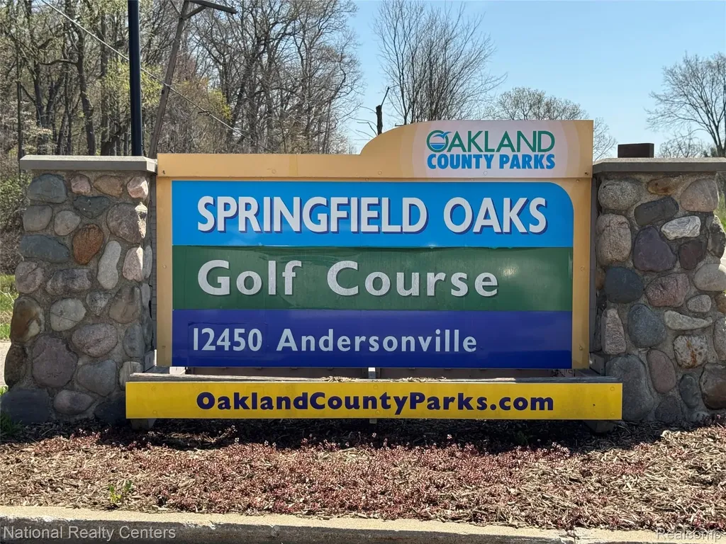 7478 Village Court Springfield Charter Township MI 48350