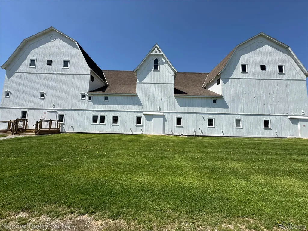 7478 Village Court Springfield Charter Township MI 48350