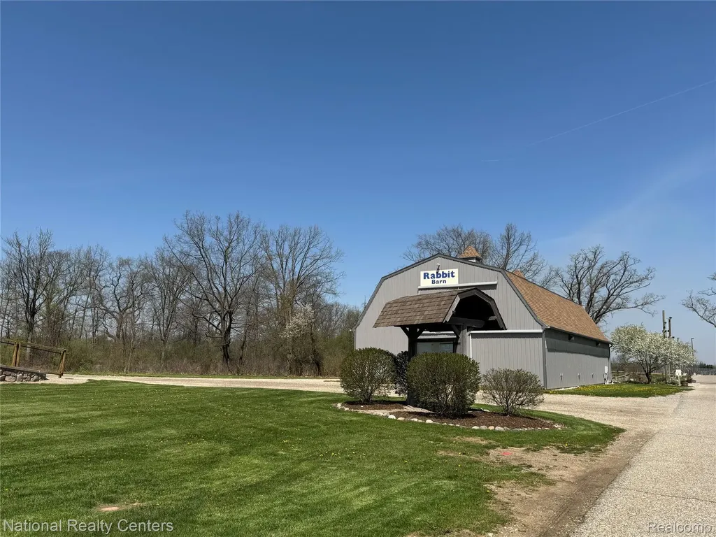 7478 Village Court Springfield Charter Township MI 48350