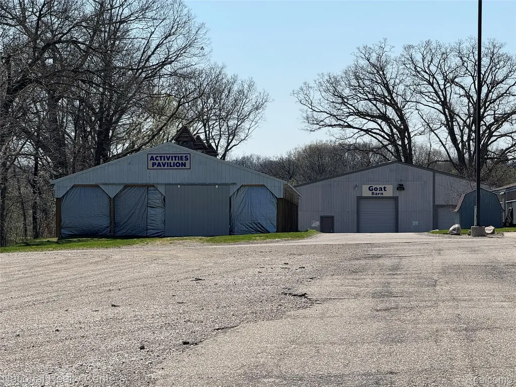 7478 Village Court Springfield Charter Township MI 48350