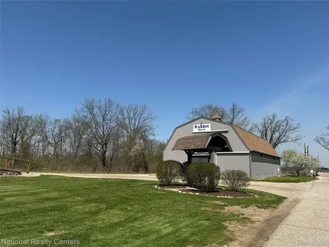7478 Village Court Springfield Charter Township MI 48350