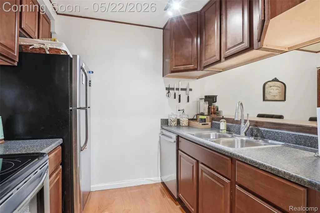 15055 Hubbard Street Livonia City MI 48154