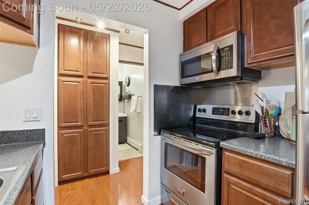 15055 Hubbard Street Livonia City MI 48154