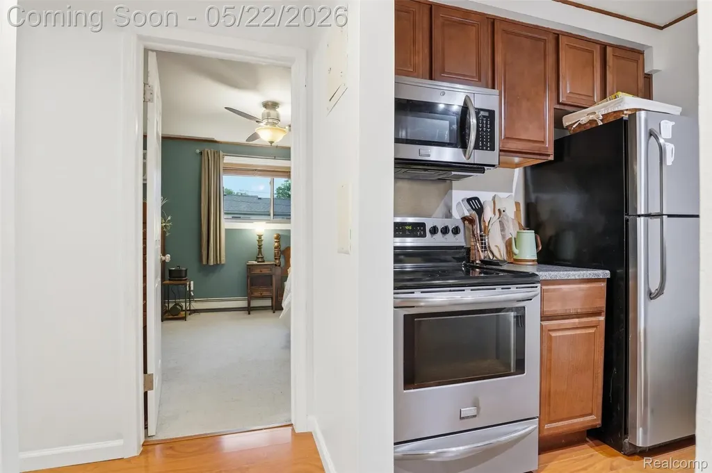 15055 Hubbard Street Livonia City MI 48154