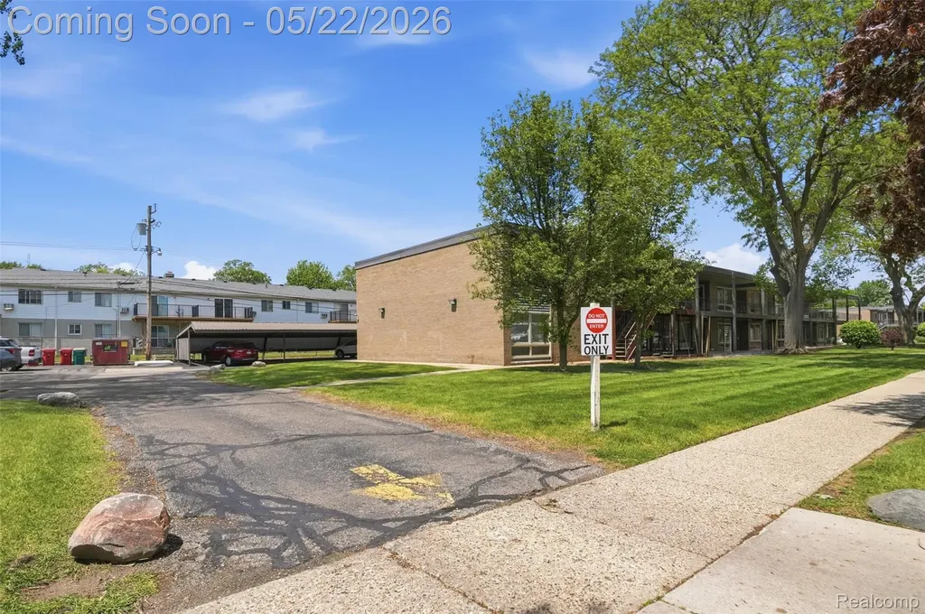 15055 Hubbard Street Livonia City MI 48154