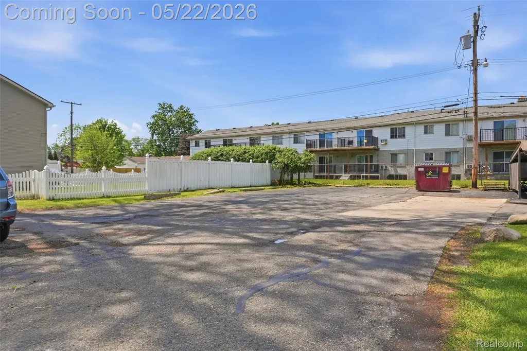 15055 Hubbard Street Livonia City MI 48154