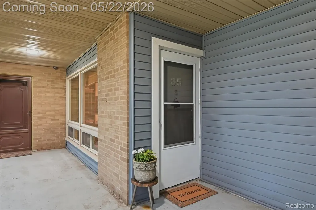 15055 Hubbard Street Livonia City MI 48154