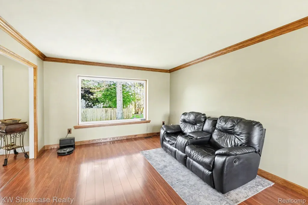 40652 Village Wood Road Novi City MI 48375