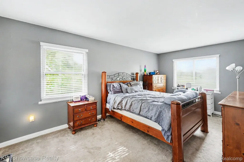 40652 Village Wood Road Novi City MI 48375