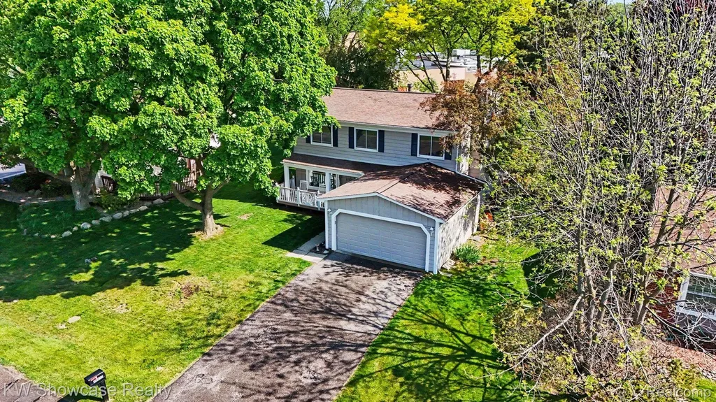 40652 Village Wood Road Novi City MI 48375