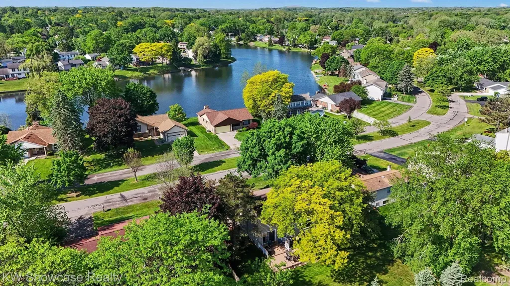 40652 Village Wood Road Novi City MI 48375