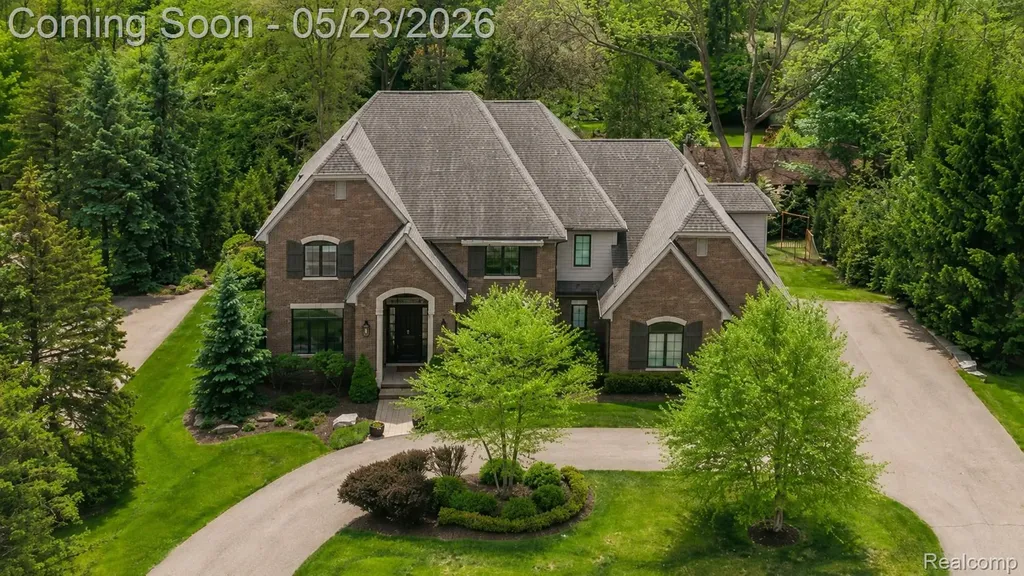 4345 Spruce Hill Lane Bloomfield Charter Township MI 48301