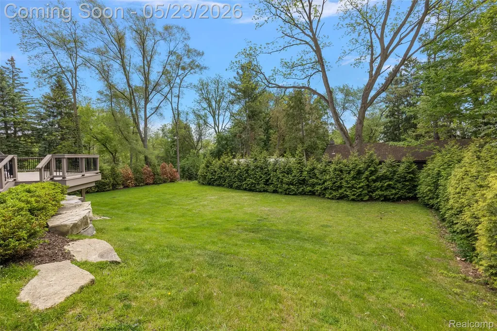 4345 Spruce Hill Lane Bloomfield Charter Township MI 48301