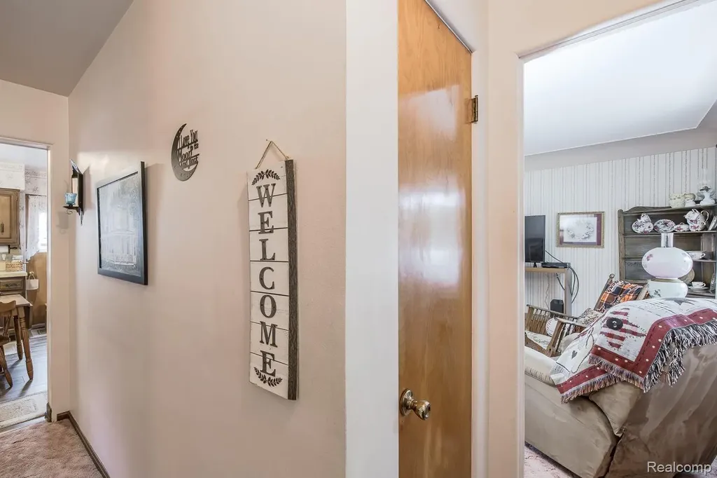 202 Park Avenue Holly Village MI 48442