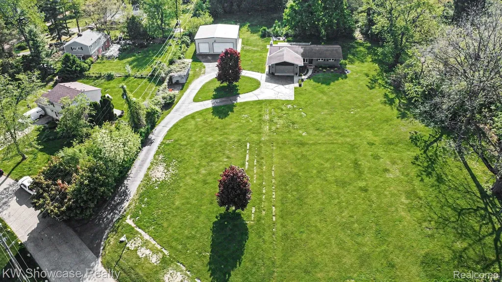 2572 Ridge Road White Lake Charter Township MI 48383